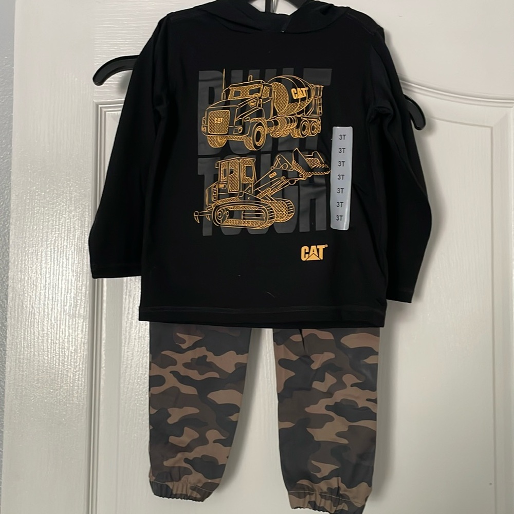 CAT hooded t and camo pant set